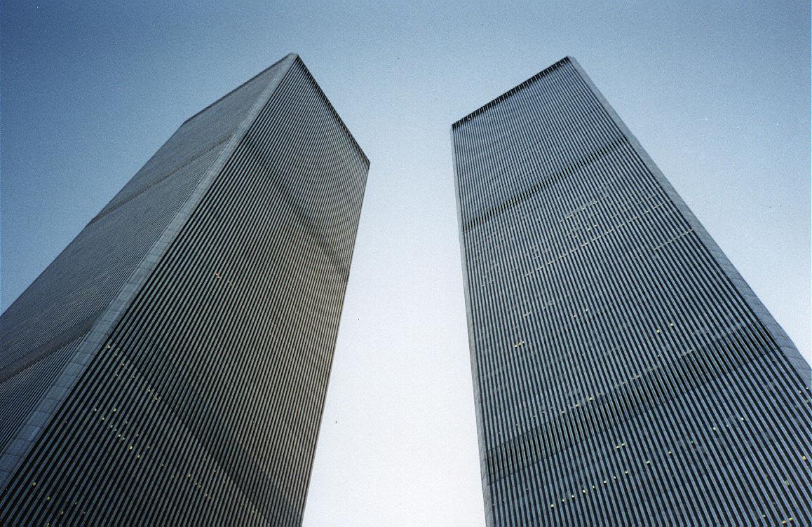 World Trade Center Türme waren Hologramme